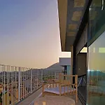 New, Spacious Villa With Amazing Views