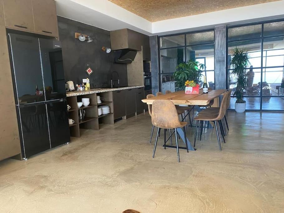 New, Spacious With Amazing Views Villa